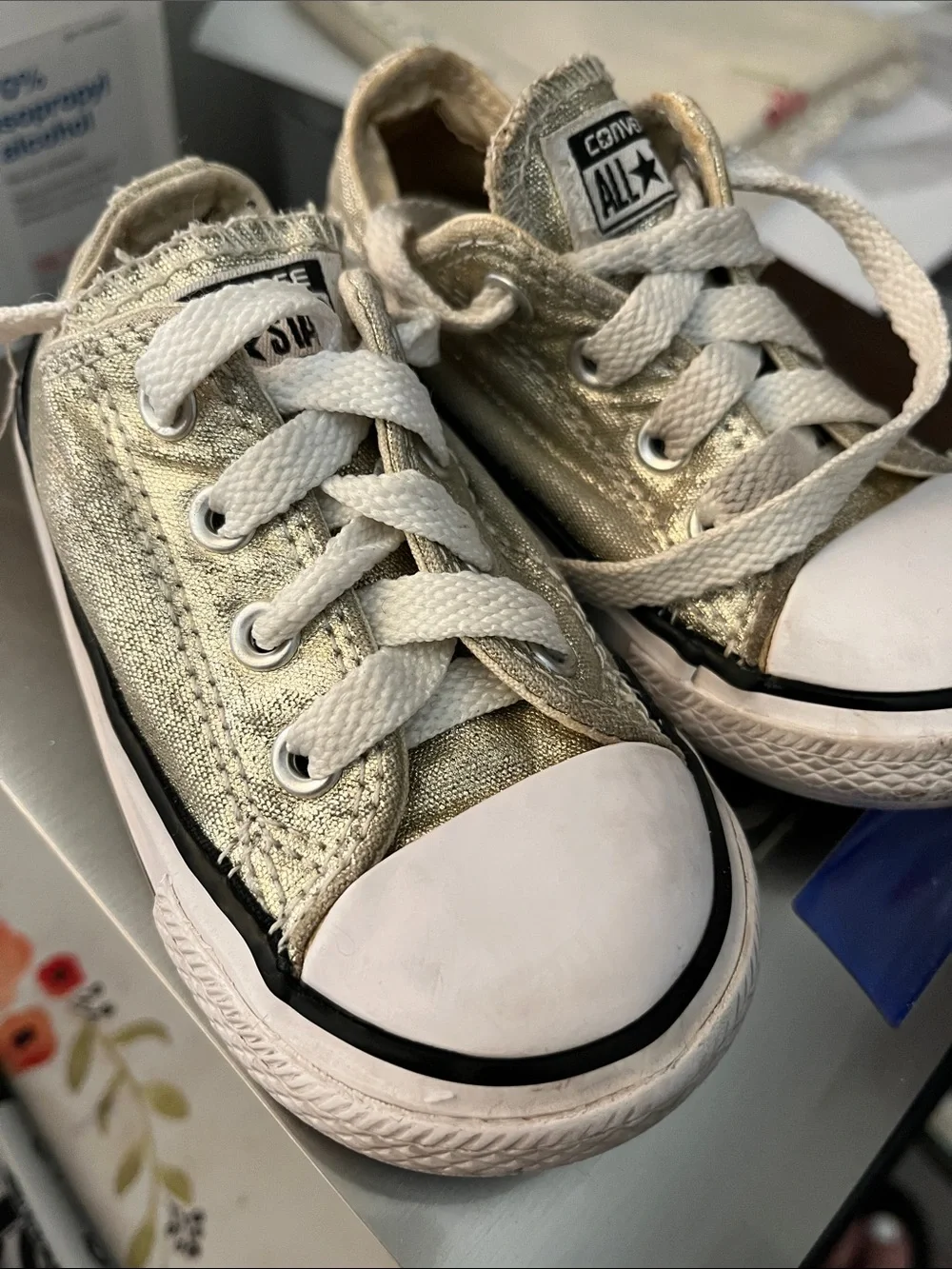 Converse Toddler Metallic Gold Low Top Sneakers Size 6